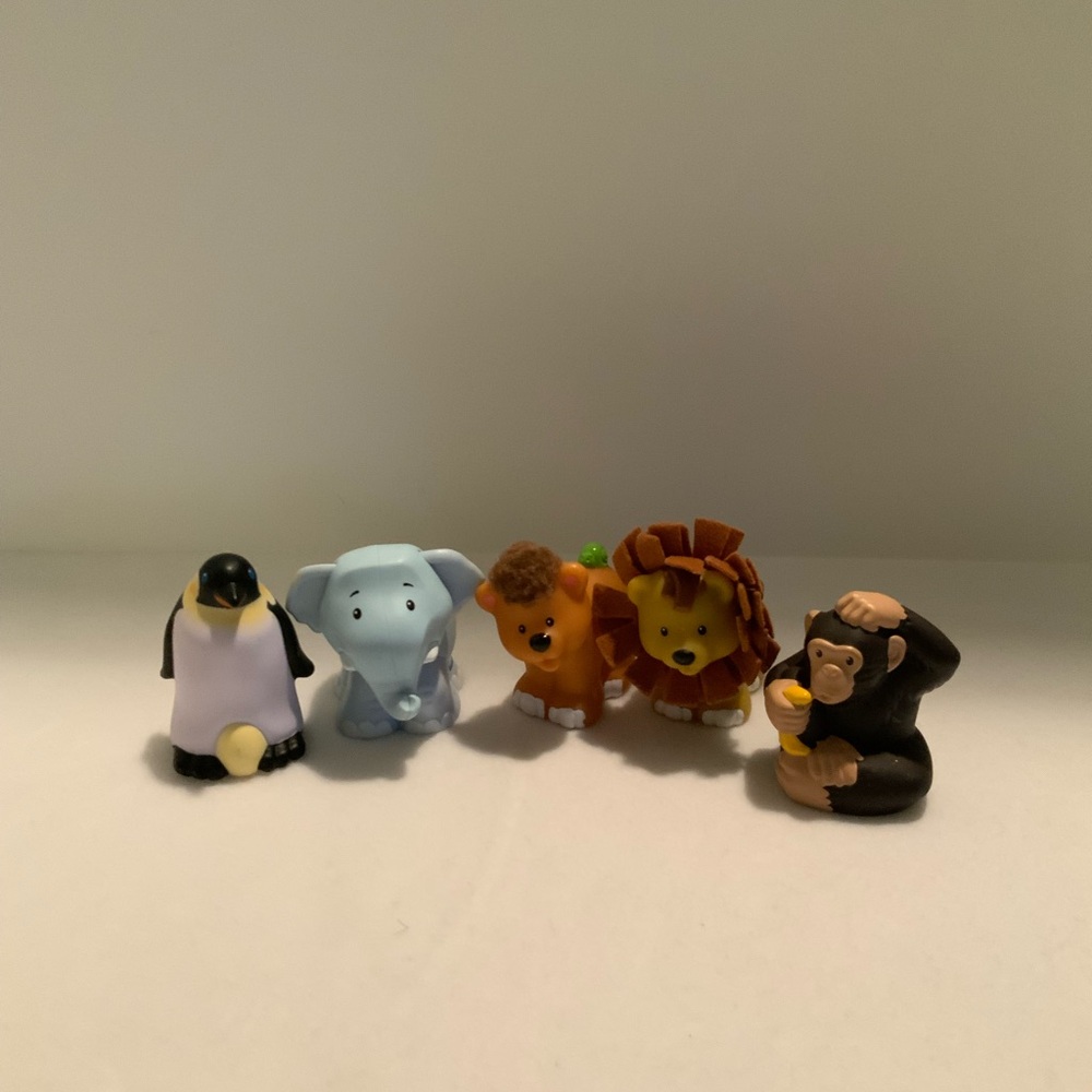 6 Little People Animals
